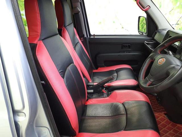 ハイゼットカーゴ デラックス　新品タイヤ／ヘッドランプ　ＨＩＤ／ＥＴＣ／アイドリングストップ／エアバッグ　運転席／エアバッグ　助手席／アルミホイール　社外　１２インチ／パワーウインドウ／キーレスエントリー／パワーステアリング（4枚目）