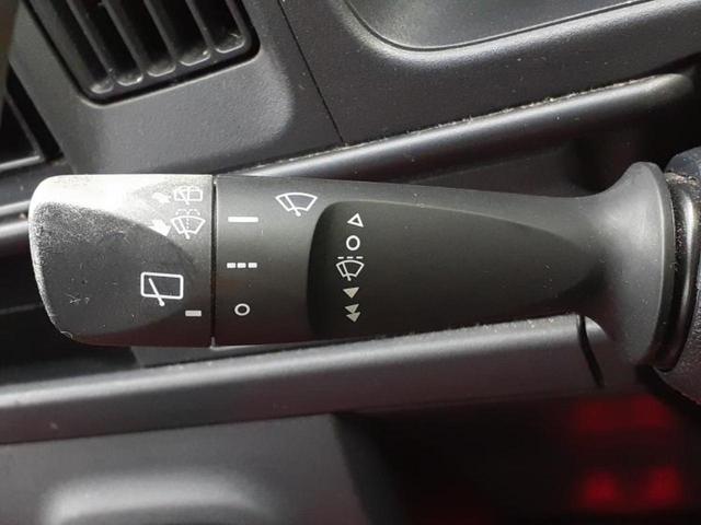 ハイゼットカーゴ デラックス　新品タイヤ／ヘッドランプ　ＨＩＤ／ＥＴＣ／アイドリングストップ／エアバッグ　運転席／エアバッグ　助手席／アルミホイール　社外　１２インチ／パワーウインドウ／キーレスエントリー／パワーステアリング（12枚目）