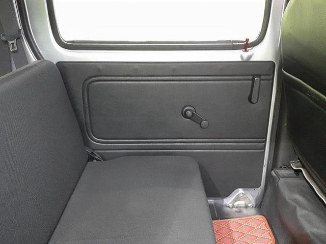 ハイゼットカーゴ デラックス　新品タイヤ／ヘッドランプ　ＨＩＤ／ＥＴＣ／アイドリングストップ／エアバッグ　運転席／エアバッグ　助手席／アルミホイール　社外　１２インチ／パワーウインドウ／キーレスエントリー／パワーステアリング（22枚目）