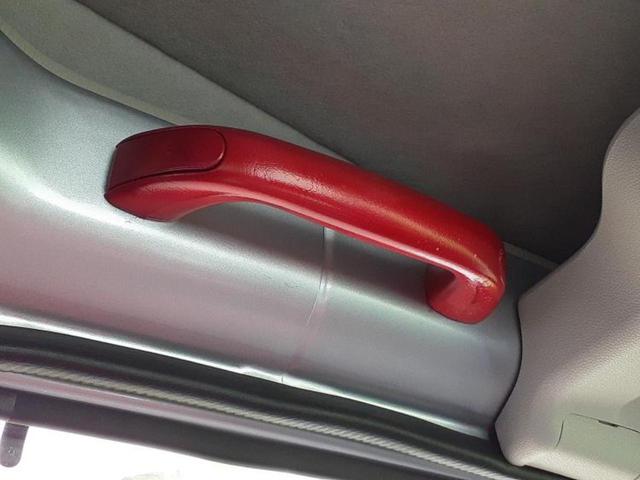 ハイゼットカーゴ デラックス　新品タイヤ／ヘッドランプ　ＨＩＤ／ＥＴＣ／アイドリングストップ／エアバッグ　運転席／エアバッグ　助手席／アルミホイール　社外　１２インチ／パワーウインドウ／キーレスエントリー／パワーステアリング（31枚目）