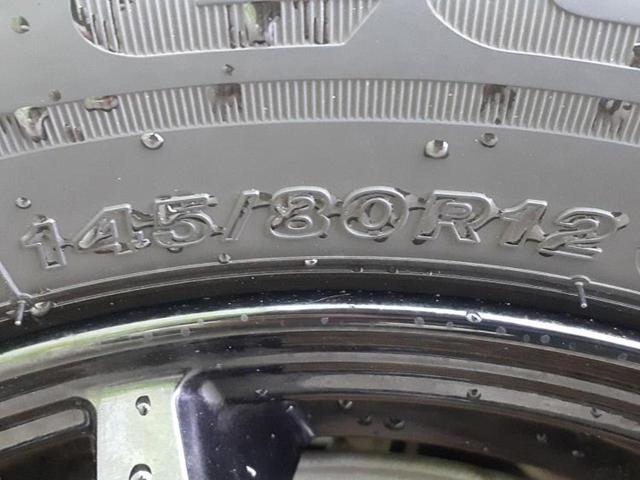 ハイゼットカーゴ デラックス　新品タイヤ／ヘッドランプ　ＨＩＤ／ＥＴＣ／アイドリングストップ／エアバッグ　運転席／エアバッグ　助手席／アルミホイール　社外　１２インチ／パワーウインドウ／キーレスエントリー／パワーステアリング（40枚目）