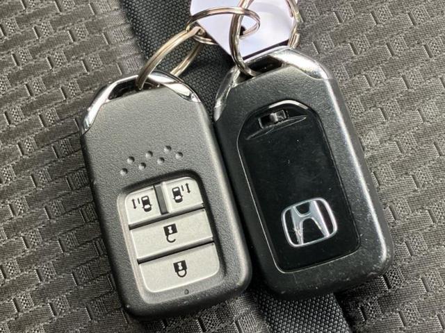 ステップワゴンスパーダ スパーダ・ホンダセンシング　新品タイヤ／保証書／社外　ＳＤナビ／フリップダウンモニター　社外　１０．１インチ／両側電動スライドドア／ヘッドランプ　ＬＥＤ／ＥＴＣ／ＥＢＤ付ＡＢＳ／横滑り防止装置／アイドリングストップ　後席モニター（29枚目）