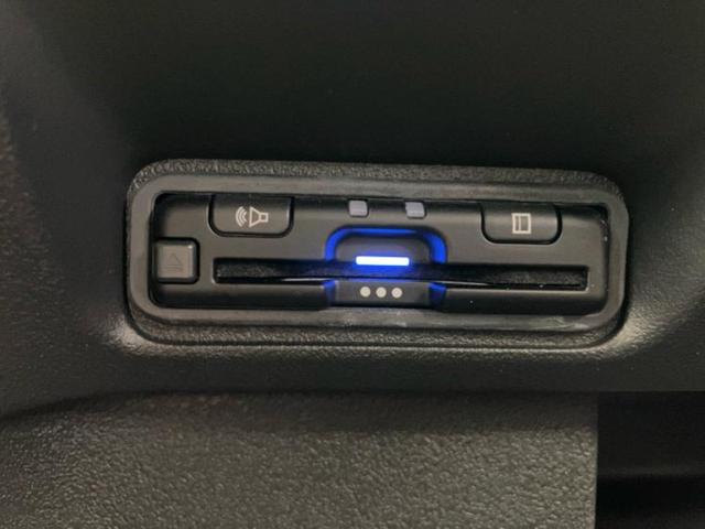 Ｎ－ＢＯＸカスタム ターボ　新品タイヤ／保証書／純正　８インチ　ＳＤナビ／両側電動スライドドア／シートヒーター　前席／車線逸脱防止支援システム／シート　ハーフレザー／ヘッドランプ　ＬＥＤ／ＵＳＢジャック　ＬＥＤヘッドランプ（18枚目）