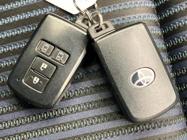 ヴォクシー ＺＳキラメキ２　新品タイヤ／社外　９インチ　ＳＤナビ／フリップダウンモニター　社外　１０．１インチ／衝突安全装置／両側電動スライドドア／車線逸脱防止支援システム／ヘッドランプ　ＬＥＤ／ＵＳＢジャック　バックカメラ（30枚目）