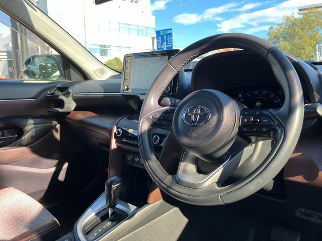 ヤリスクロス ハイブリッドＺ　４ＷＤ　純正８型ナビ　全周囲カメラ　ＥＴＣ　ドライブレコーダー　レーダークルーズコントロール　シートヒーター　トヨタセーフティセンス（14枚目）