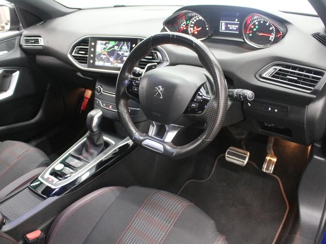 ３０８ ＧＴライン　純正ナビ　フルセグ　Ｂｌｕｅｔｏｏｔｈ　Ｂカメラ　ＥＴＣ　スマートキー　ＬＥＤヘッドライト　オートライト　オートエアコン　純正ＡＷ　クルーズコントロール　パークアシスト　ブラインドスポットモニター（8枚目）