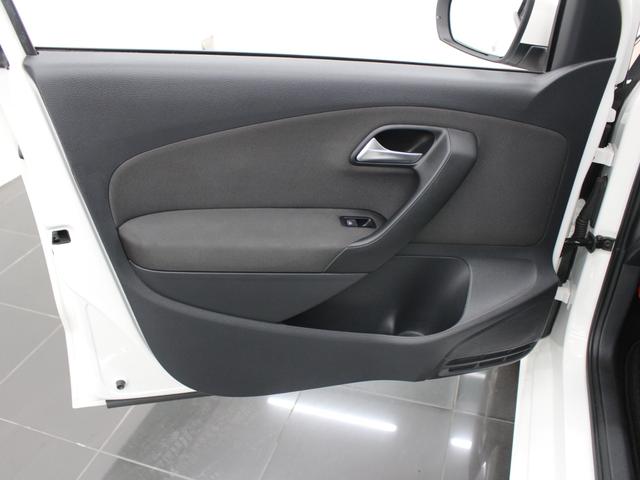 ポロ TSIハイライン フルセグナビ Bluetooth DVD再生 ETC Bソナー オートエアコン 純正アルミホイール フロントフォグランプ アームレスト(30枚目)