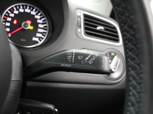 ポロ TSIハイライン フルセグナビ Bluetooth DVD再生 ETC Bソナー オートエアコン 純正アルミホイール フロントフォグランプ アームレスト(50枚目)