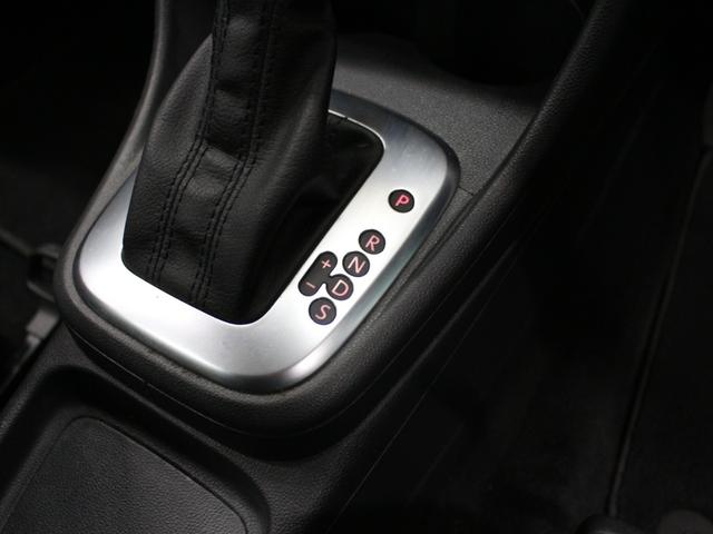 ポロ ＴＳＩハイライン　フルセグナビ　Ｂｌｕｅｔｏｏｔｈ　ＵＳＢ入力　Ｂカメラ　ＥＴＣ　ＨＩＤヘッドライト　フロントフォグランプ　純正アルミホイール　オートエアコン　アームレスト（44枚目）