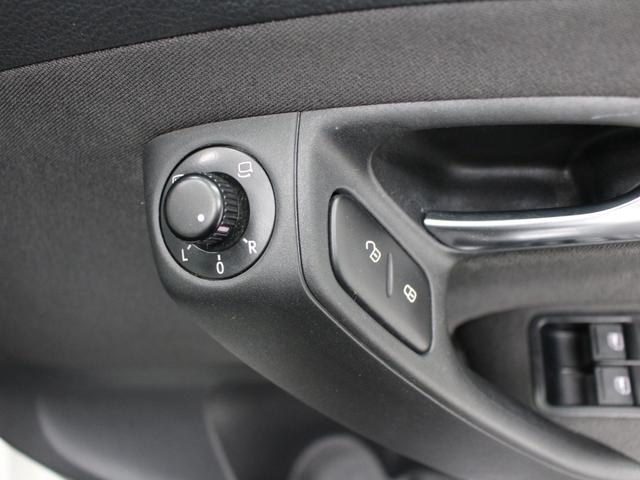 ポロ ＴＳＩハイライン　フルセグナビ　Ｂｌｕｅｔｏｏｔｈ　ＵＳＢ入力　Ｂカメラ　ＥＴＣ　ＨＩＤヘッドライト　フロントフォグランプ　純正アルミホイール　オートエアコン　アームレスト（45枚目）