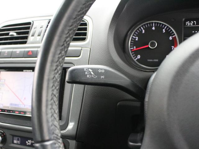 ポロ ＴＳＩハイライン　フルセグナビ　Ｂｌｕｅｔｏｏｔｈ　ＵＳＢ入力　Ｂカメラ　ＥＴＣ　ＨＩＤヘッドライト　フロントフォグランプ　純正アルミホイール　オートエアコン　アームレスト（48枚目）