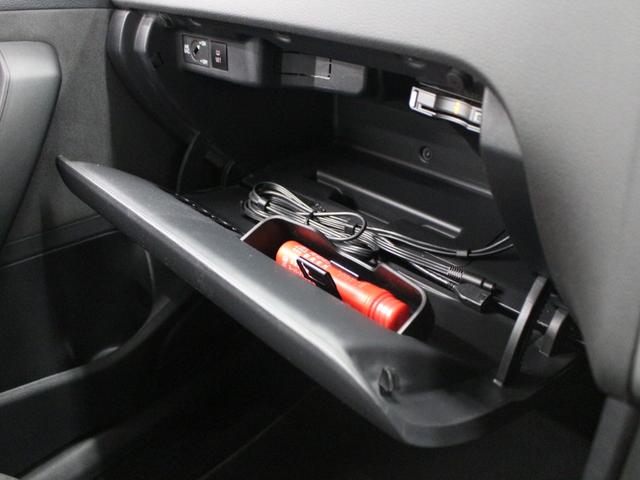 ポロ ＴＳＩハイライン　フルセグナビ　Ｂｌｕｅｔｏｏｔｈ　ＵＳＢ入力　Ｂカメラ　ＥＴＣ　ＨＩＤヘッドライト　フロントフォグランプ　純正アルミホイール　オートエアコン　アームレスト（50枚目）