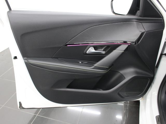 ２０８ ＧＴライン　ガラスルーフ　ディスプレイオーディオ　カープレイ　Ｂｌｕｅｔｏｏｔｈ　Ｂカメラ　ＥＴＣ　ＬＥＤヘッドライト　オートライト　純正ＡＷ　衝突被害軽減ブレーキ　ブラインドスポットモニター　レーンアシスト（33枚目）