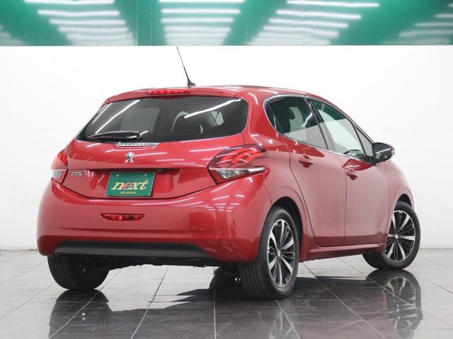 ２０８ アリュール　ファンエディション　ディスプレイオーディオ　カープレイ　Ｂｌｕｅｔｏｏｔｈ　Ｂカメラ　ＥＴＣ　オートライト　純正アルミホイール　オートエアコン　クルコン　アイドリングストップ　衝突被害軽減ブレーキ（2枚目）