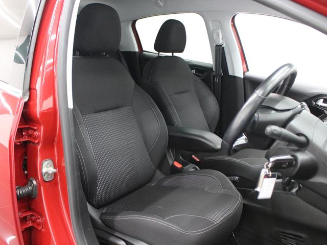 ２０８ アリュール　ファンエディション　ディスプレイオーディオ　カープレイ　Ｂｌｕｅｔｏｏｔｈ　Ｂカメラ　ＥＴＣ　オートライト　純正アルミホイール　オートエアコン　クルコン　アイドリングストップ　衝突被害軽減ブレーキ（10枚目）