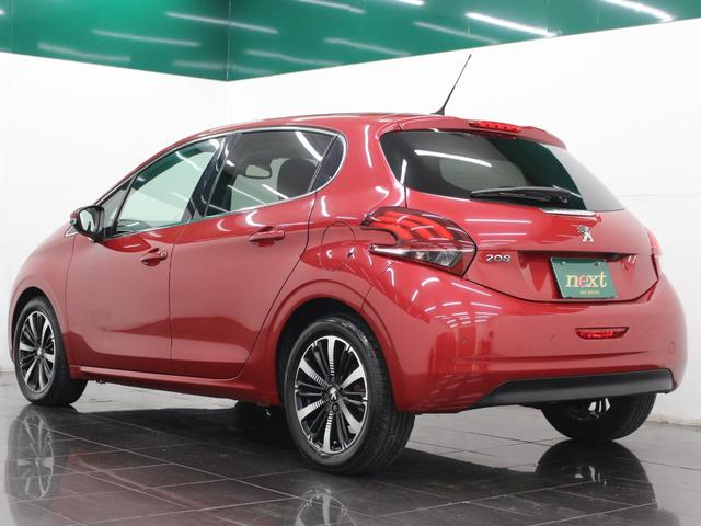 ２０８ アリュール　ファンエディション　ディスプレイオーディオ　カープレイ　Ｂｌｕｅｔｏｏｔｈ　Ｂカメラ　ＥＴＣ　オートライト　純正アルミホイール　オートエアコン　クルコン　アイドリングストップ　衝突被害軽減ブレーキ（15枚目）