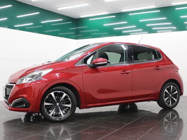 ２０８ アリュール　ファンエディション　ディスプレイオーディオ　カープレイ　Ｂｌｕｅｔｏｏｔｈ　Ｂカメラ　ＥＴＣ　オートライト　純正アルミホイール　オートエアコン　クルコン　アイドリングストップ　衝突被害軽減ブレーキ（16枚目）