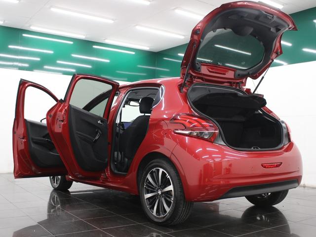 ２０８ アリュール　ファンエディション　ディスプレイオーディオ　カープレイ　Ｂｌｕｅｔｏｏｔｈ　Ｂカメラ　ＥＴＣ　オートライト　純正アルミホイール　オートエアコン　クルコン　アイドリングストップ　衝突被害軽減ブレーキ（26枚目）