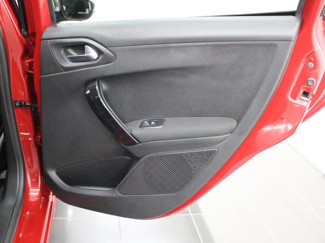 ２０８ アリュール　ファンエディション　ディスプレイオーディオ　カープレイ　Ｂｌｕｅｔｏｏｔｈ　Ｂカメラ　ＥＴＣ　オートライト　純正アルミホイール　オートエアコン　クルコン　アイドリングストップ　衝突被害軽減ブレーキ（29枚目）