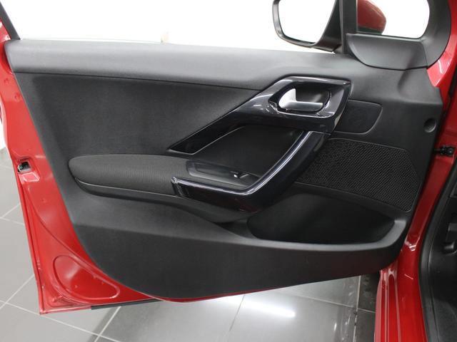 ２０８ アリュール　ファンエディション　ディスプレイオーディオ　カープレイ　Ｂｌｕｅｔｏｏｔｈ　Ｂカメラ　ＥＴＣ　オートライト　純正アルミホイール　オートエアコン　クルコン　アイドリングストップ　衝突被害軽減ブレーキ（30枚目）