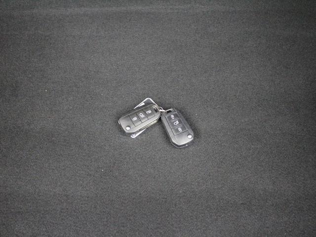 ２０８ アリュール　ファンエディション　ディスプレイオーディオ　カープレイ　Ｂｌｕｅｔｏｏｔｈ　Ｂカメラ　ＥＴＣ　オートライト　純正アルミホイール　オートエアコン　クルコン　アイドリングストップ　衝突被害軽減ブレーキ（38枚目）