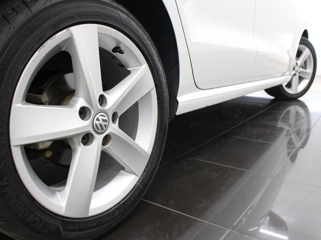 ポロ ＴＳＩハイライン　フルセグナビ　Ｂｌｕｅｔｏｏｔｈ　ＵＳＢ入力　Ｂカメラ　ＬＥＤライト　オートライト　純正ＡＷ　ＥＴＣ　クルコン　衝突被害軽減ブレーキ　ハーフレザーシート　シートヒーター　ステリモ　パドルシフト（20枚目）