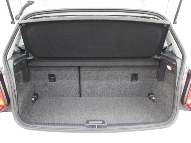 ポロ ＴＳＩハイライン　フルセグナビ　Ｂｌｕｅｔｏｏｔｈ　ＵＳＢ入力　Ｂカメラ　ＬＥＤライト　オートライト　純正ＡＷ　ＥＴＣ　クルコン　衝突被害軽減ブレーキ　ハーフレザーシート　シートヒーター　ステリモ　パドルシフト（32枚目）