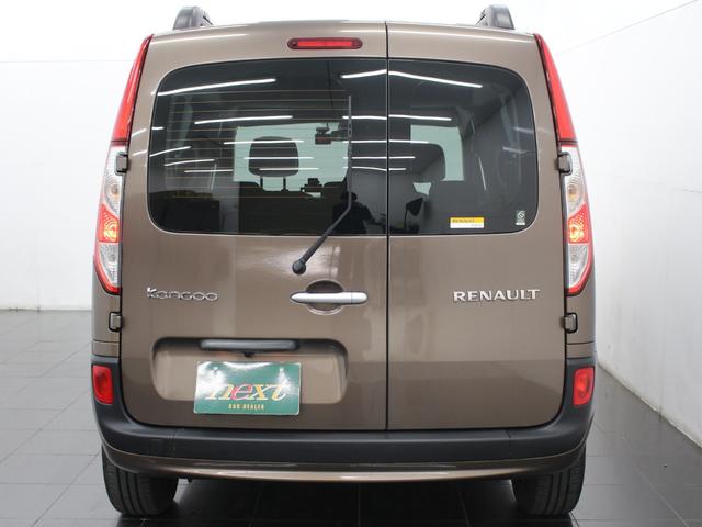 フルセグナビ　Ｂｌｕｅｔｏｏｔｈ　ＵＳＢ入力　バックカメラ　オートエアコン　ＥＴＣ　オートライト　マルチルーフレール　フォグランプ　スライドドア