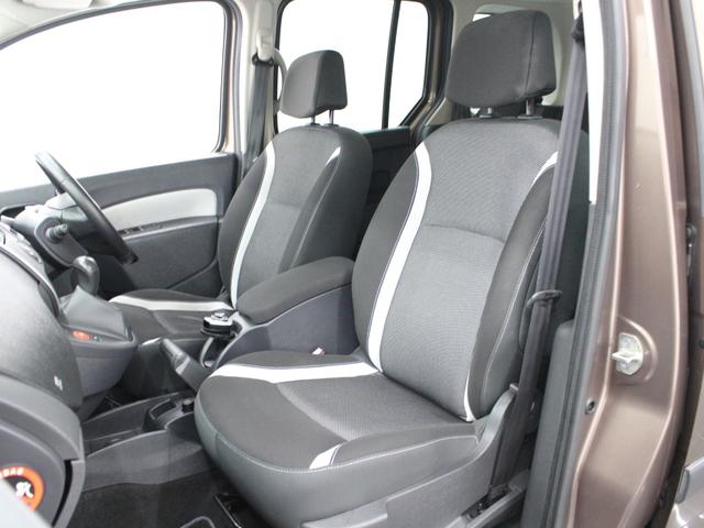 フルセグナビ　Ｂｌｕｅｔｏｏｔｈ　ＵＳＢ入力　バックカメラ　オートエアコン　ＥＴＣ　オートライト　マルチルーフレール　フォグランプ　スライドドア