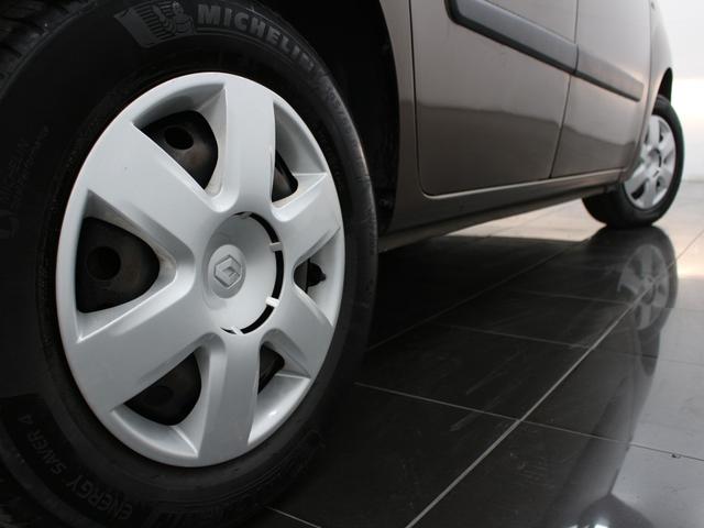 フルセグナビ　Ｂｌｕｅｔｏｏｔｈ　ＵＳＢ入力　バックカメラ　オートエアコン　ＥＴＣ　オートライト　マルチルーフレール　フォグランプ　スライドドア