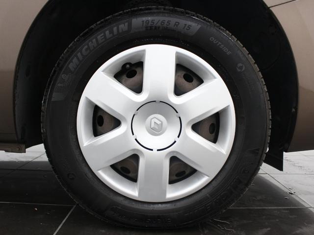 フルセグナビ　Ｂｌｕｅｔｏｏｔｈ　ＵＳＢ入力　バックカメラ　オートエアコン　ＥＴＣ　オートライト　マルチルーフレール　フォグランプ　スライドドア