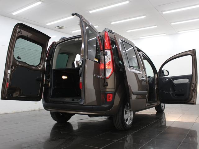 フルセグナビ　Ｂｌｕｅｔｏｏｔｈ　ＵＳＢ入力　バックカメラ　オートエアコン　ＥＴＣ　オートライト　マルチルーフレール　フォグランプ　スライドドア