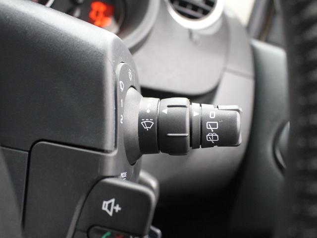 フルセグナビ　Ｂｌｕｅｔｏｏｔｈ　ＵＳＢ入力　バックカメラ　オートエアコン　ＥＴＣ　オートライト　マルチルーフレール　フォグランプ　スライドドア