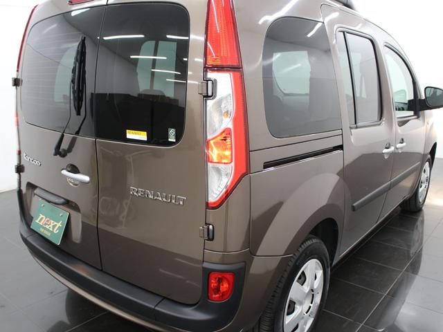 フルセグナビ　Ｂｌｕｅｔｏｏｔｈ　ＵＳＢ入力　バックカメラ　オートエアコン　ＥＴＣ　オートライト　マルチルーフレール　フォグランプ　スライドドア