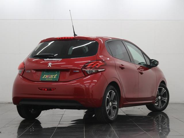 フルセグナビ　Ｂｌｕｅｔｏｏｔｈ　ＵＳＢ入力　ＨＩＤライト　オートライト　純正アルミホイール　ＥＴＣ　アイドリングストップ　アクティブシティーブレーキ　クルコン　バックカメラ　ステアリングリモコン