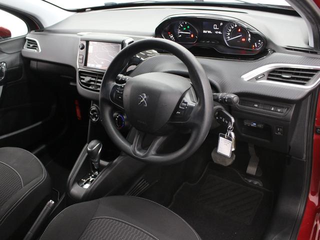 フルセグナビ　Ｂｌｕｅｔｏｏｔｈ　ＵＳＢ入力　ＨＩＤライト　オートライト　純正アルミホイール　ＥＴＣ　アイドリングストップ　アクティブシティーブレーキ　クルコン　バックカメラ　ステアリングリモコン