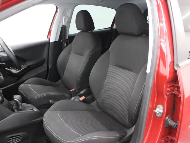 フルセグナビ　Ｂｌｕｅｔｏｏｔｈ　ＵＳＢ入力　ＨＩＤライト　オートライト　純正アルミホイール　ＥＴＣ　アイドリングストップ　アクティブシティーブレーキ　クルコン　バックカメラ　ステアリングリモコン