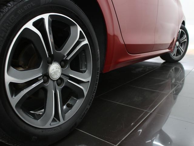 フルセグナビ　Ｂｌｕｅｔｏｏｔｈ　ＵＳＢ入力　ＨＩＤライト　オートライト　純正アルミホイール　ＥＴＣ　アイドリングストップ　アクティブシティーブレーキ　クルコン　バックカメラ　ステアリングリモコン