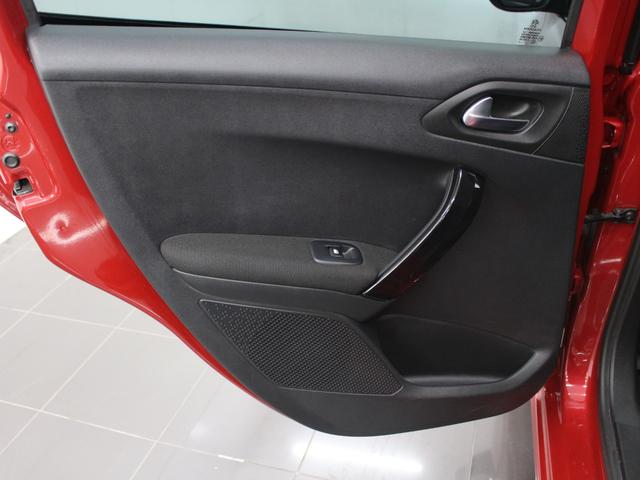 フルセグナビ　Ｂｌｕｅｔｏｏｔｈ　ＵＳＢ入力　ＨＩＤライト　オートライト　純正アルミホイール　ＥＴＣ　アイドリングストップ　アクティブシティーブレーキ　クルコン　バックカメラ　ステアリングリモコン