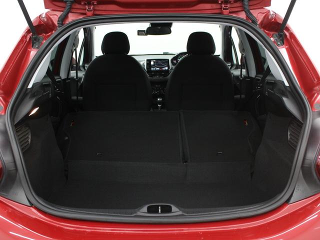 フルセグナビ　Ｂｌｕｅｔｏｏｔｈ　ＵＳＢ入力　ＨＩＤライト　オートライト　純正アルミホイール　ＥＴＣ　アイドリングストップ　アクティブシティーブレーキ　クルコン　バックカメラ　ステアリングリモコン