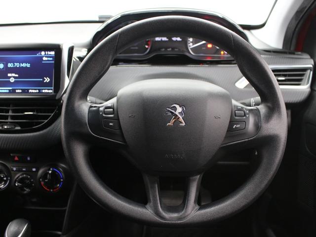 フルセグナビ　Ｂｌｕｅｔｏｏｔｈ　ＵＳＢ入力　ＨＩＤライト　オートライト　純正アルミホイール　ＥＴＣ　アイドリングストップ　アクティブシティーブレーキ　クルコン　バックカメラ　ステアリングリモコン