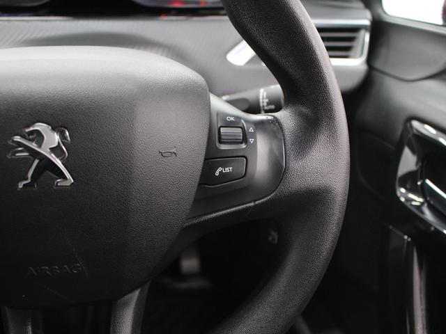 フルセグナビ　Ｂｌｕｅｔｏｏｔｈ　ＵＳＢ入力　ＨＩＤライト　オートライト　純正アルミホイール　ＥＴＣ　アイドリングストップ　アクティブシティーブレーキ　クルコン　バックカメラ　ステアリングリモコン