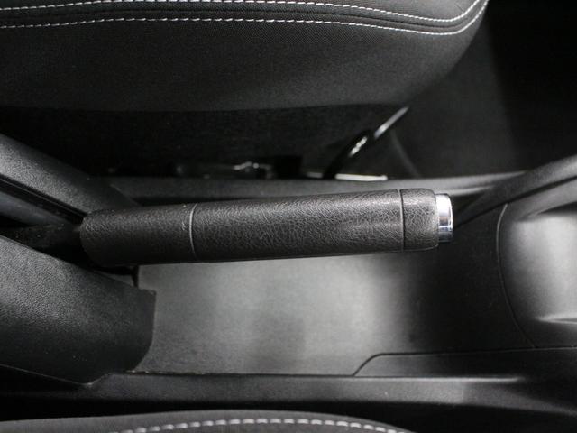 フルセグナビ　Ｂｌｕｅｔｏｏｔｈ　ＵＳＢ入力　ＨＩＤライト　オートライト　純正アルミホイール　ＥＴＣ　アイドリングストップ　アクティブシティーブレーキ　クルコン　バックカメラ　ステアリングリモコン