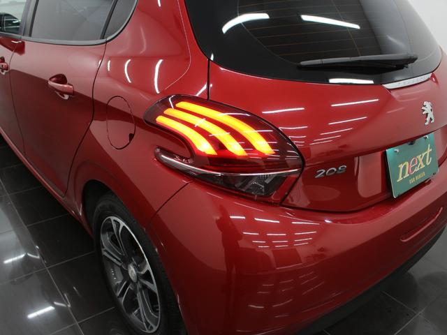 フルセグナビ　Ｂｌｕｅｔｏｏｔｈ　ＵＳＢ入力　ＨＩＤライト　オートライト　純正アルミホイール　ＥＴＣ　アイドリングストップ　アクティブシティーブレーキ　クルコン　バックカメラ　ステアリングリモコン