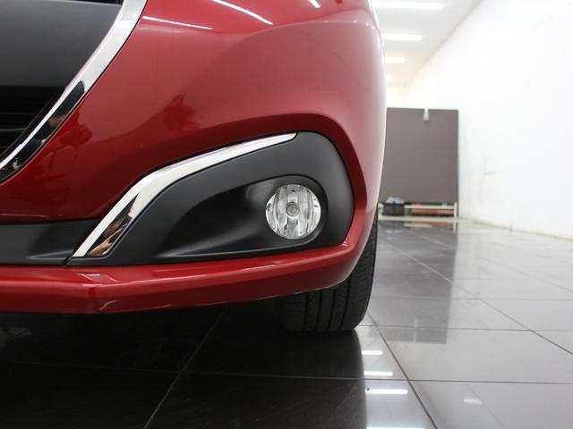 フルセグナビ　Ｂｌｕｅｔｏｏｔｈ　ＵＳＢ入力　ＨＩＤライト　オートライト　純正アルミホイール　ＥＴＣ　アイドリングストップ　アクティブシティーブレーキ　クルコン　バックカメラ　ステアリングリモコン