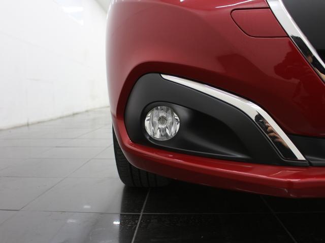 フルセグナビ　Ｂｌｕｅｔｏｏｔｈ　ＵＳＢ入力　ＨＩＤライト　オートライト　純正アルミホイール　ＥＴＣ　アイドリングストップ　アクティブシティーブレーキ　クルコン　バックカメラ　ステアリングリモコン