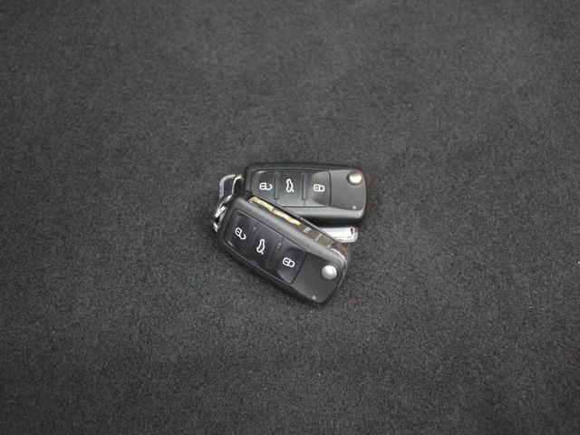 ザ・ビートル デザイン 純正ナビ フルセグ Bluetooth USB入力 バックカメラ ブラインドスポットモニター ETC Pスタート マニュアルモード スマートキー クルコン HIDヘッドライト オートライト 純正AW(34枚目)