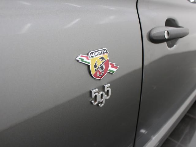 アバルト５９５ コンペティツィオーネ　フルセグナビ　Ｂｌｕｅｔｏｏｔｈ　ＵＳＢ入力　ＥＴＣ　オートＡＣ　Ｂカメラ　パドルシフト　ＴＦＴメーター　サベルトスポーツシート　レコードモンツァマフラー　ＨＩＤライト　純正ＡＷ　Ｂソナー　後期モデル（64枚目）