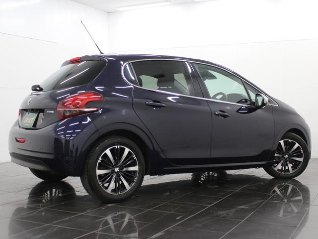 ２０８ アリュール　シエロプラス　純正ナビ　フルセグ　Ｂｌｕｅｔｏｏｔｈ　Ｂカメラ　ＵＳＢ入力　ＥＴＣ　オートライト　オートエアコン　純正ＡＷ　Ｂソナー　衝突被害軽減システム　アイドリングストップ　パノラマガラスルーフ　限定車（17枚目）