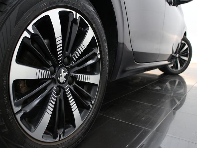 ２０８ アリュール　シエロプラス　純正ナビ　フルセグ　Ｂｌｕｅｔｏｏｔｈ　Ｂカメラ　ＵＳＢ入力　ＥＴＣ　オートライト　オートエアコン　純正ＡＷ　Ｂソナー　衝突被害軽減システム　アイドリングストップ　パノラマガラスルーフ　限定車（20枚目）